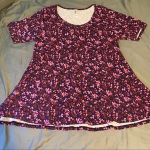 LuLaRoe Perfect T Shirt: Size L